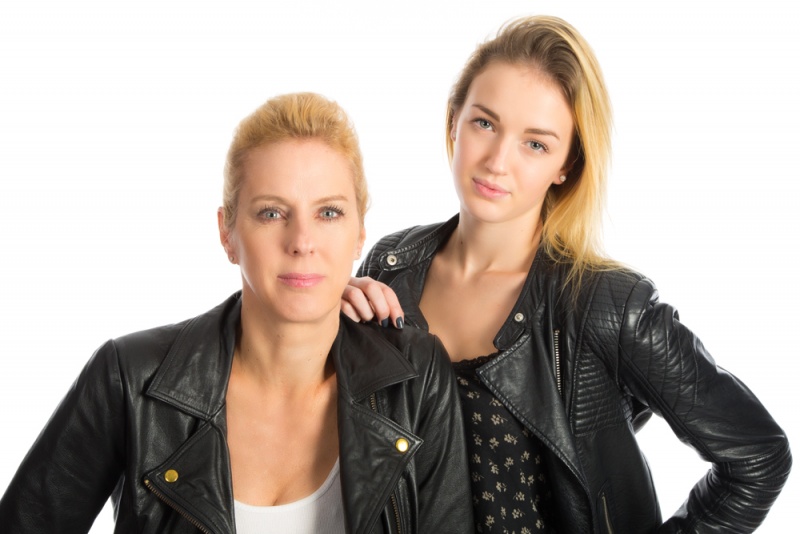 Mutter-Tochter--Kundenprojekt Familienportraits